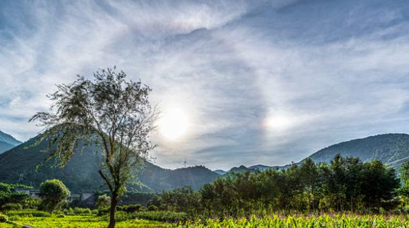 重庆现幻日奇观：天空中可见“两个太阳”，这种景象是如何形成的？