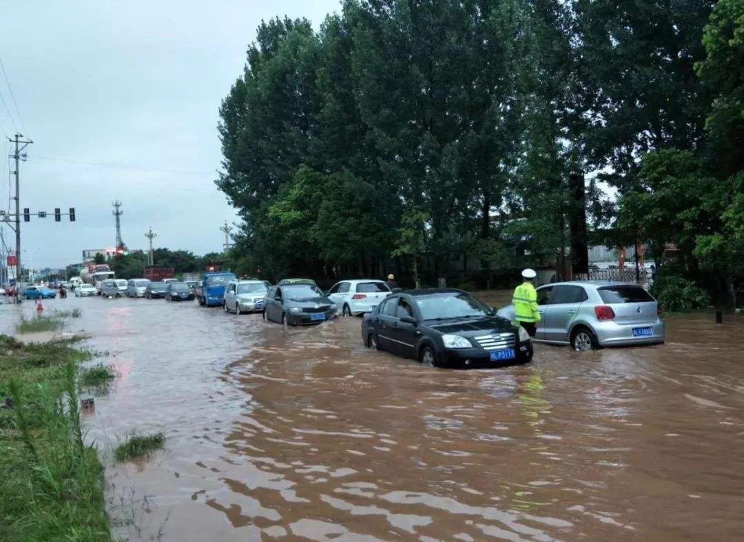 南方还将有4轮强降雨，多地汛情该如何解决？