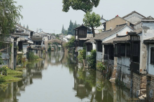 千里莺啼绿映红水村山郭酒旗风意思