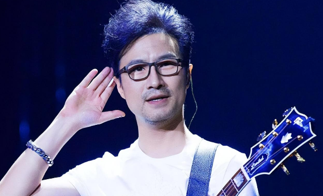 汪峰官宣新专辑8月24日发布，如何评价他歌曲中的人文关怀？