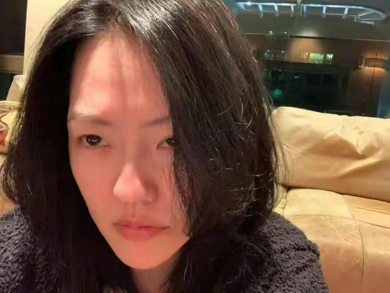 小S不当言论后代言被叫停，姐夫汪小菲发文力挺后，为何会删博？