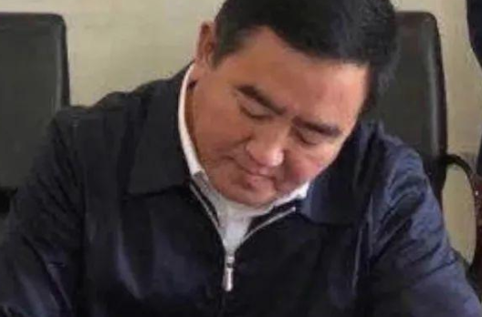 鹤岗副市长在办公室被发现死亡，去世前有何异常？