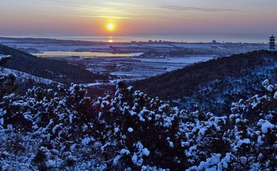 河南多地景区飘起鹅毛大雪，瑞雪代表着什么？