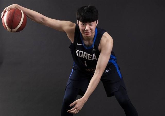 李贤重可以对飚郭昊文，选秀前景超过曾凡博，他能进入NBA吗？