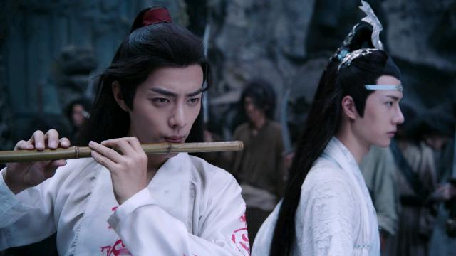 《陈情令》45集中蓝湛和魏婴为救众人，把傀儡引到血池后是如何脱险的？