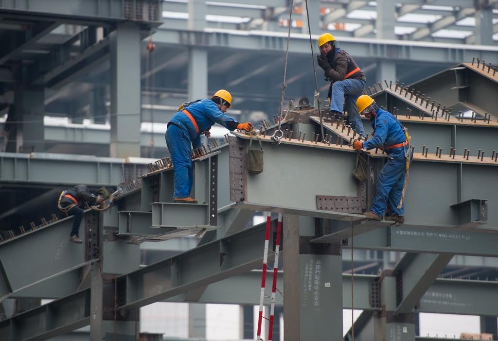 工程建设的性质分成几类