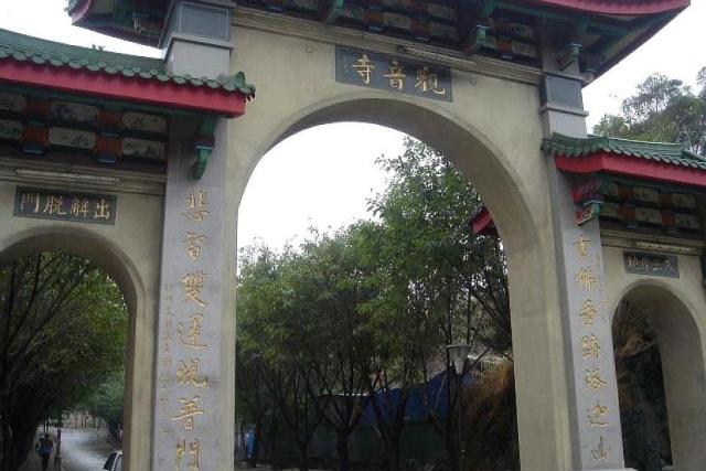 厦门的观音寺位于厦门哪个位置？需要门票吗？