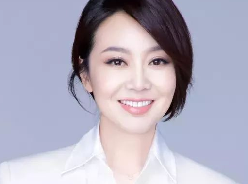 演员闫妮的老公是谁？为什么闫妮独自一人抚养女儿长大？