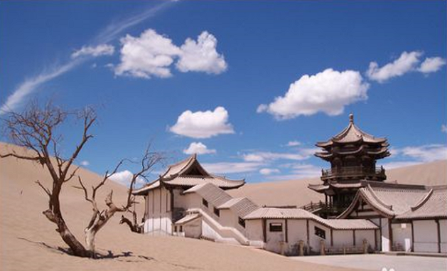 七八月份去哪旅游好