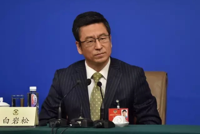 白岩松的“不会吧”只是说出了社会的现实，为什么会遭多人攻击？